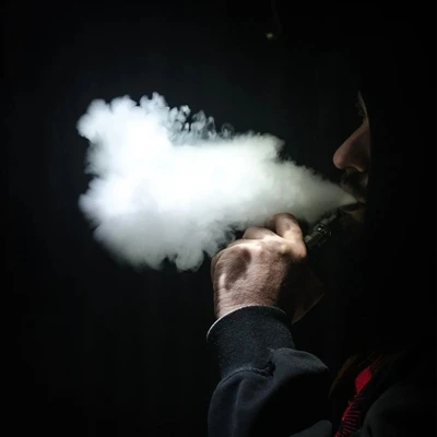 Care sunt efectele pe termen lung ale țigărilor electronice?