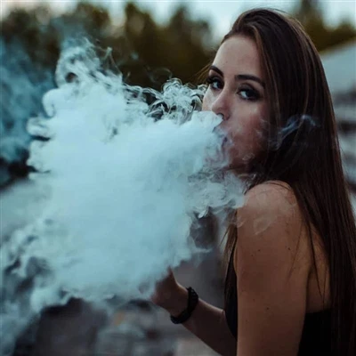 De ce tuși când fumezi țigări electronice?